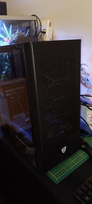 Caixa  nfortec caleum com fonte de alimentação Corsair 750w