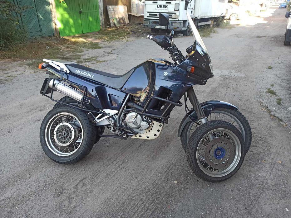 Wunderschone Suzuki Dr 800 Big Probleme Ebenbild