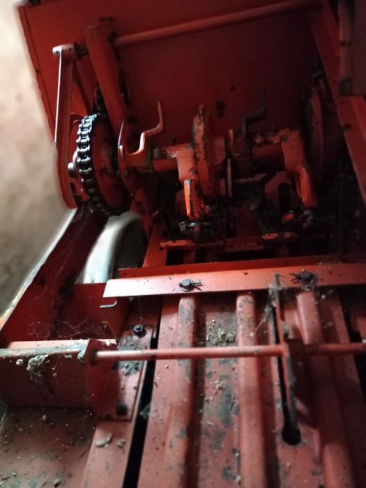 Prasa kostkującą Renault / Class DOMINAT