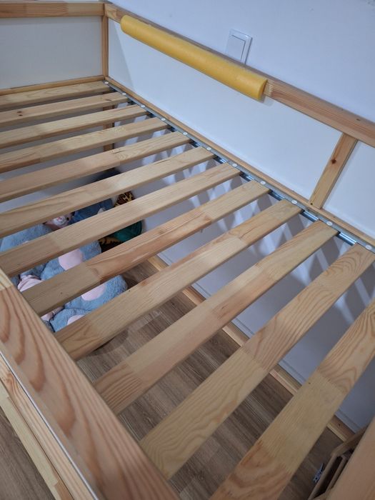 Cama KURA ikea + colchão + 2 conjuntos de lençóis