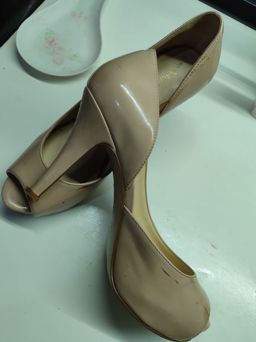 Продам туфли на каблуке