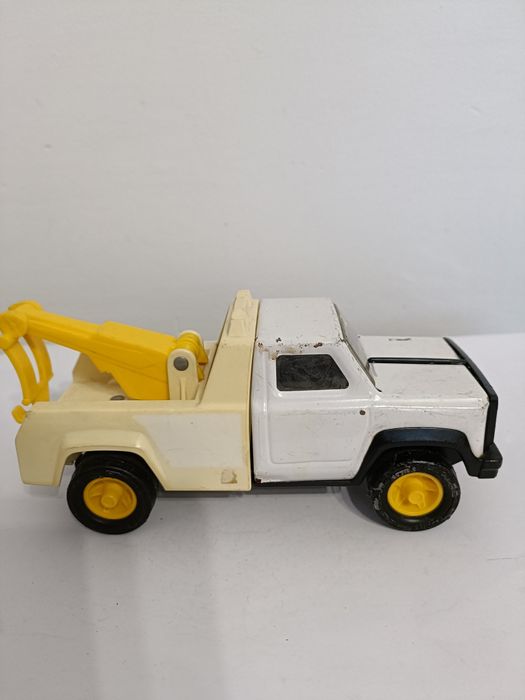 Zabawka holownik Tonka