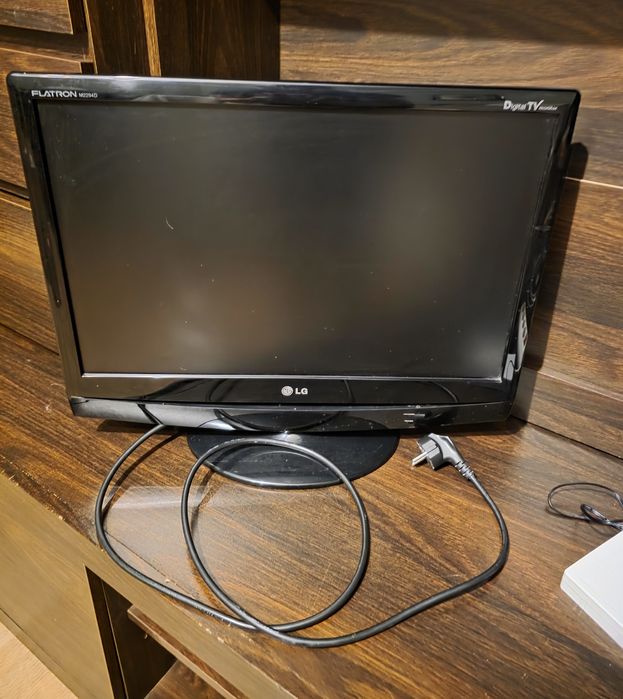 LG Flatron M2294D - monitor 22″ z funkcją TV
Przekątna ekranu: 22 cale