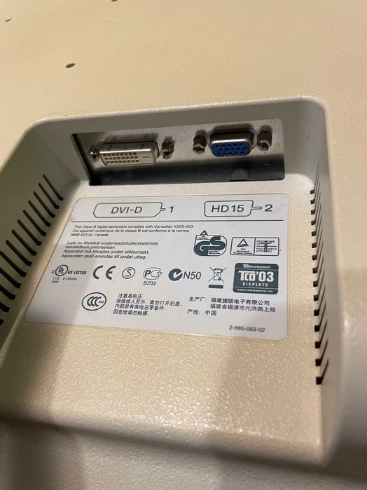 Monitor - Sony - SDM-E96D - 19" - 1280 x 1024 - LCD - VGA / DVI