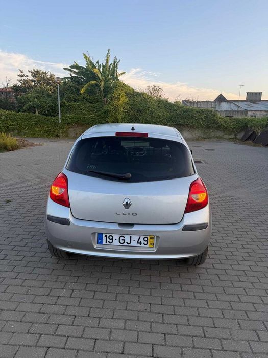 Renault Clio III Dynamique S 1.5 dCi 105cv | Nacional | 1 Dono | Distribuição Nova