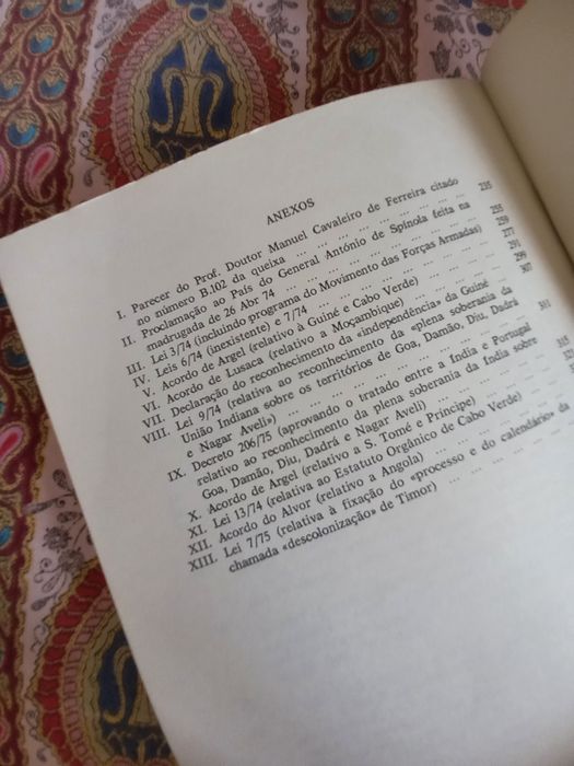 Os Descolonizadores e o Crime de Traição à Pátria