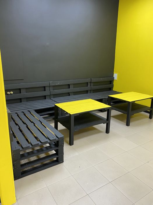 Дивани з паллет, меблі з піддонів , столи з дерева