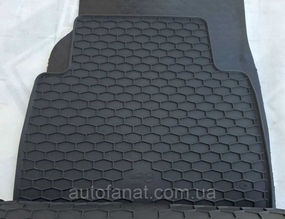 Toyota Camry XV70 (2017–2024) | Коврики в салон Тойота | Гумові, Чехія