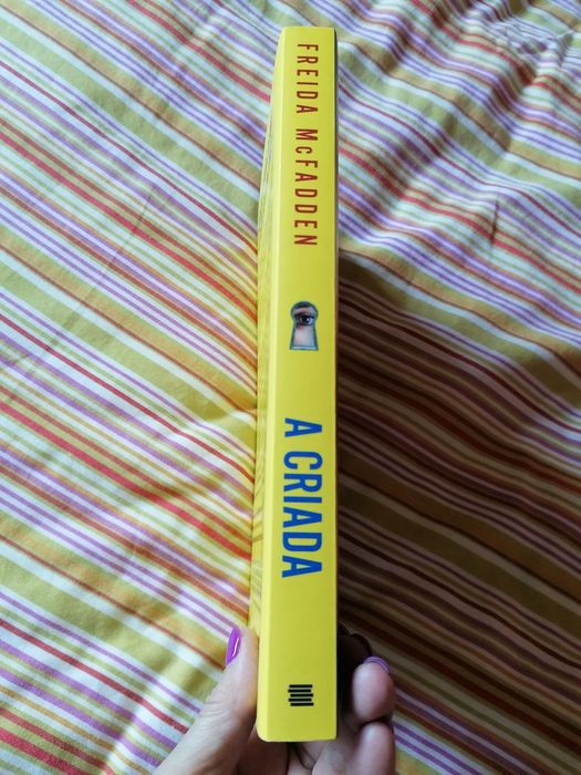 Livro A Criada de Freida Mcfadden