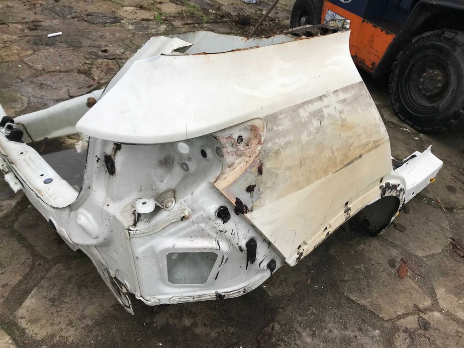 Kia Stonic tylna ćwiartka prawa poszycie wanna