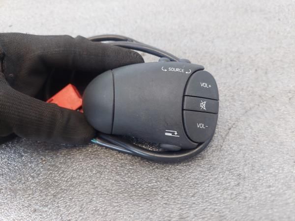 Comando / botão / interruptor multifunções RENAULT Clio II (BB0/1/2_,