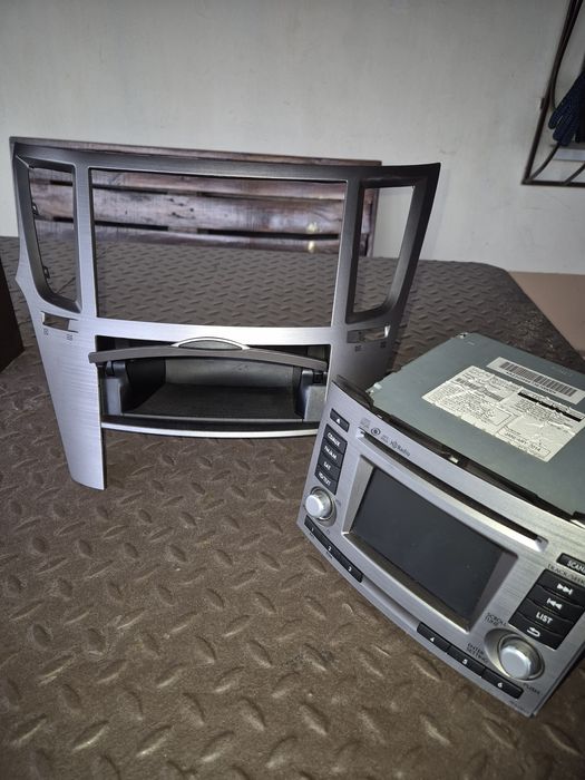 Продам голову з рамкою.