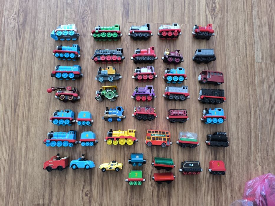 Фірмовий паровозик поїзд Томас Thomas and friends