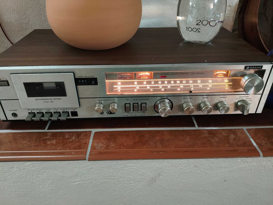 Radio cassete sanyo (antigo)