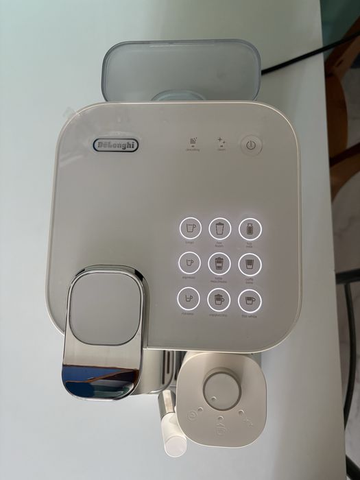 Máquina Nespresso Lattissima
