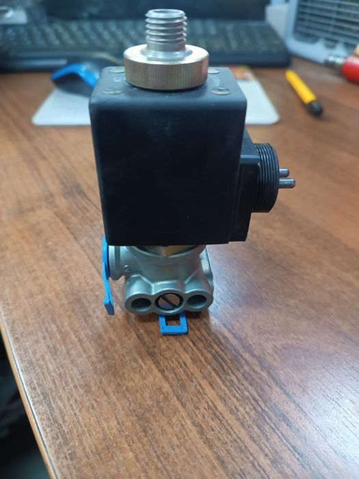 Zawór elektromagnetyczny wabco case John Deere new holland  Deutz