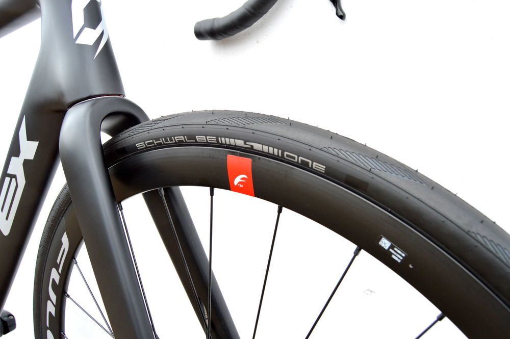 Tylko u nas z VAT23! Aero APEX SONIQ DISC 105 szosa 2x12 carbon tarcze