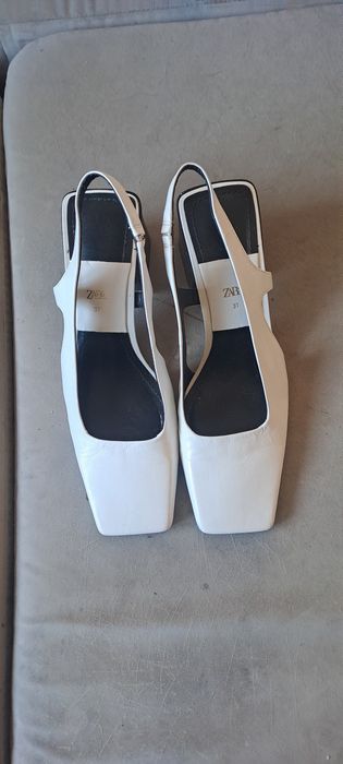 Buty na obcasie Zara