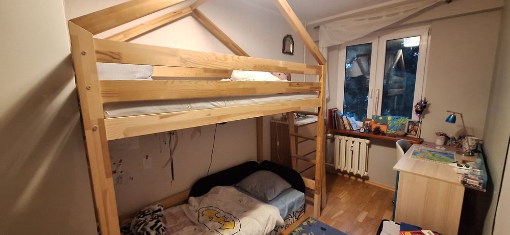 Łóżko piętrowe drewniane