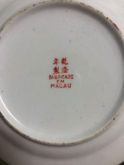 Conjunto de pratos feitos em macau