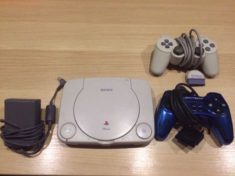 PS One + jogos + comandos