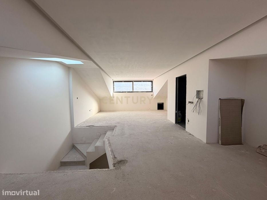 Exclusividade e Requinte: Moradia Nova , com 4 quartos, na zona das Ca