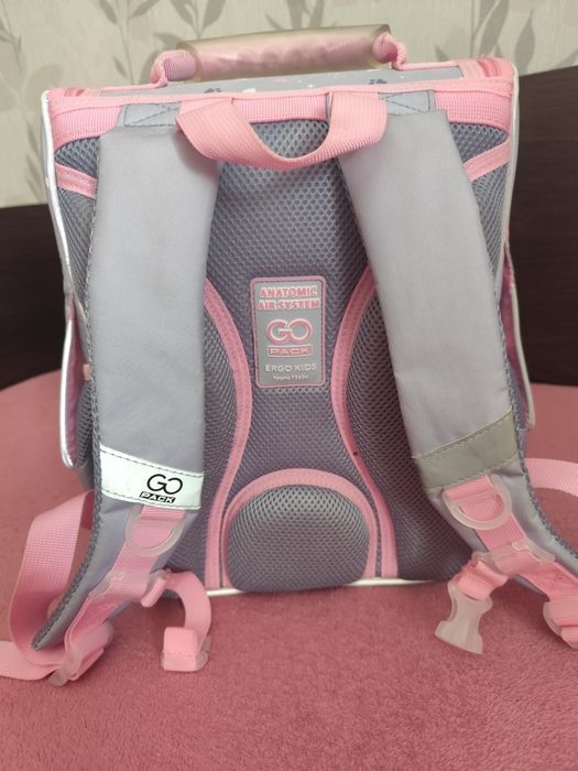 Рюкзак школьный фирмы Go Pack каркасный .