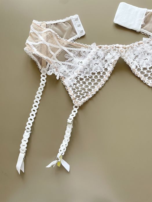 Набор поясов для чулков Victoria’s Secret, Triumph + подвязка-подарок