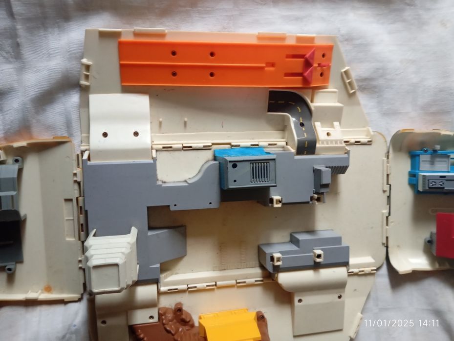 Micro Machines Van City.