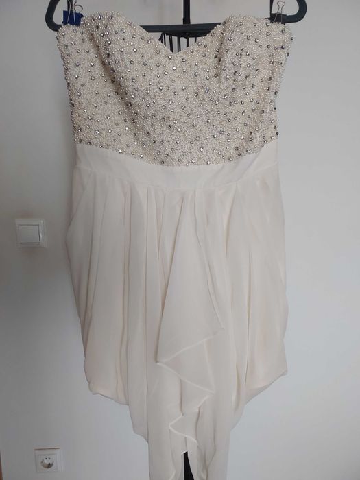 Fabuloso vestido cai cai curto.