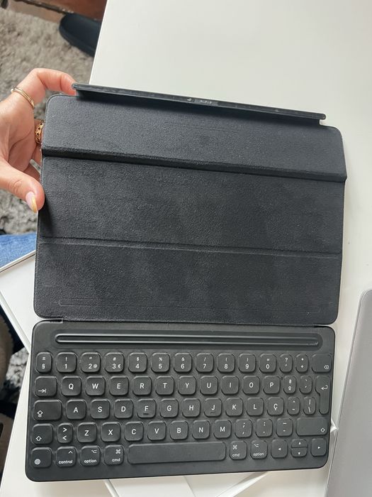 Ipad 9° Geração 64GB + Apple Pencil + Smart Keyboard + Capa