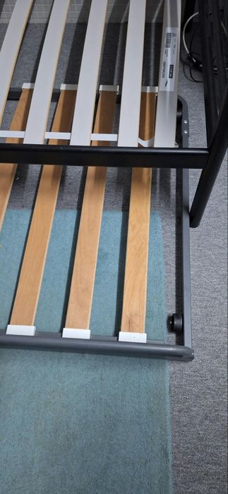 Vendo cama de solteiro dupla