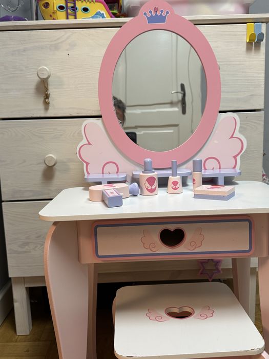 Toaletka dla dziewczynki