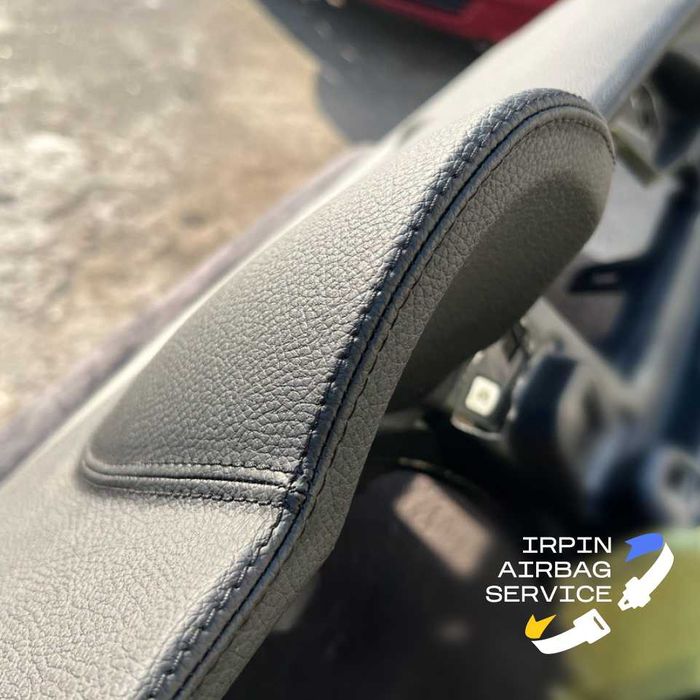 Ремонт та перетяжка торпедо після спрацювання Airbag