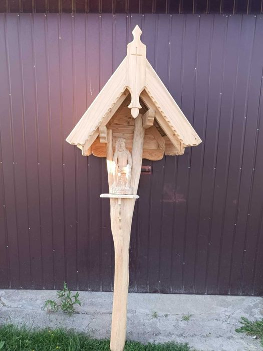 kapliczka z Jezusem Frasobliwym