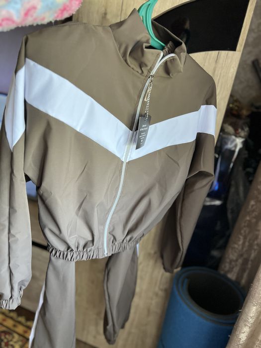 Костюм спортивний жіночій