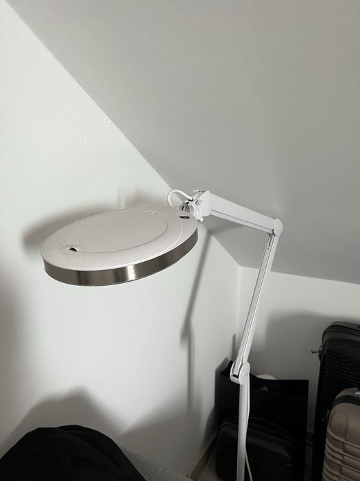 Lampa LED ze statywem