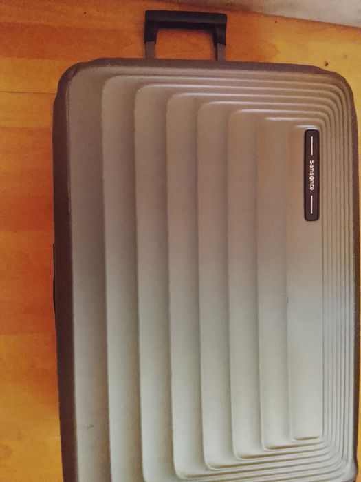 Vendo  Mala de viagem tamanho grande  marca Samsonite