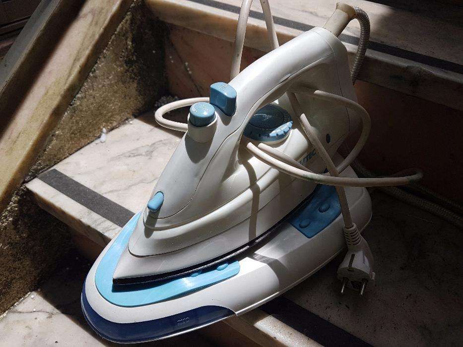 Ferro de engomar AG 1600W na caixa com manual (tenho mais)