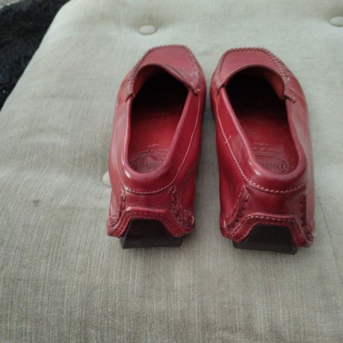 Mocassins vermelhos 35