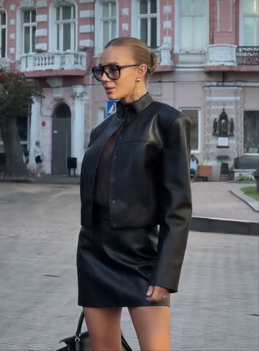 Косуха, в житті як на фото, вона нова майже одягнута 2 рази!