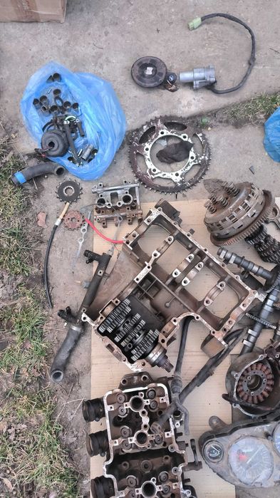 Продам запчасти двигателя Kawasaki ZZR 400/600 модель Е