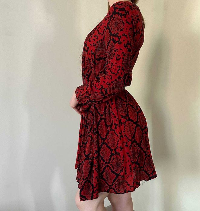 Легке стильне плаття Zara