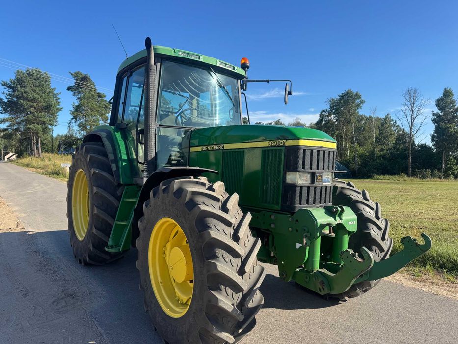 John Deere 6910 nie Valtra Renault