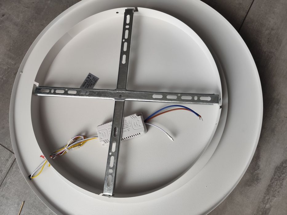 Nowoczesna lampa wisząca LED