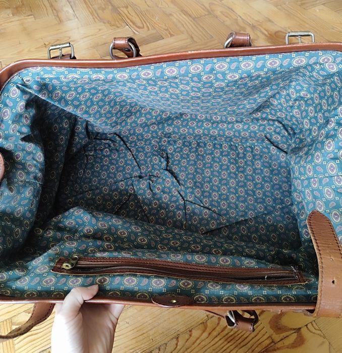 Saco de viagem antigo em pele