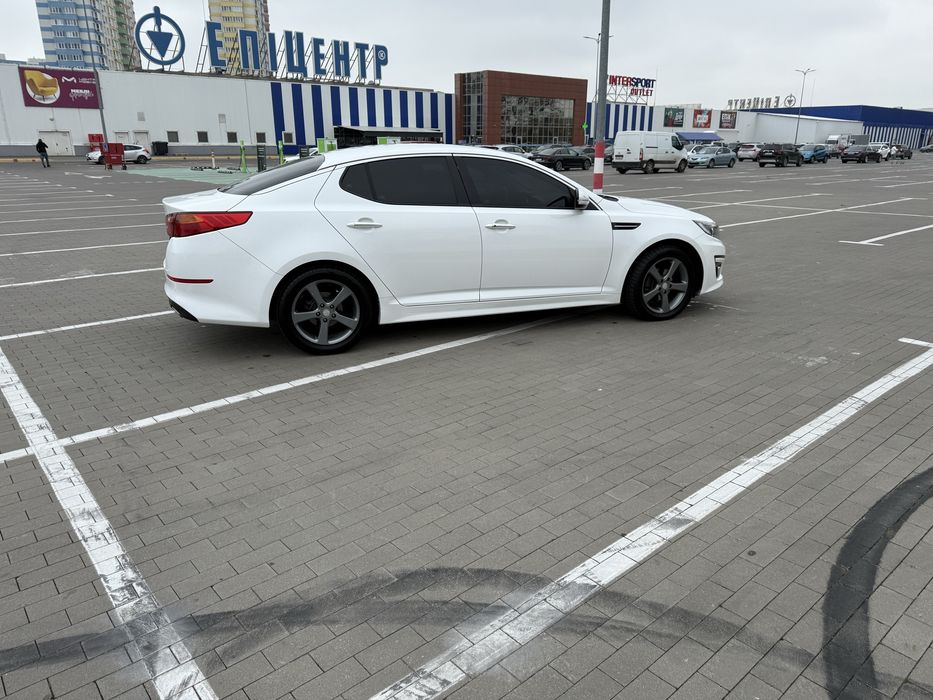 Продам свою KIA K5 в хорошем состояние