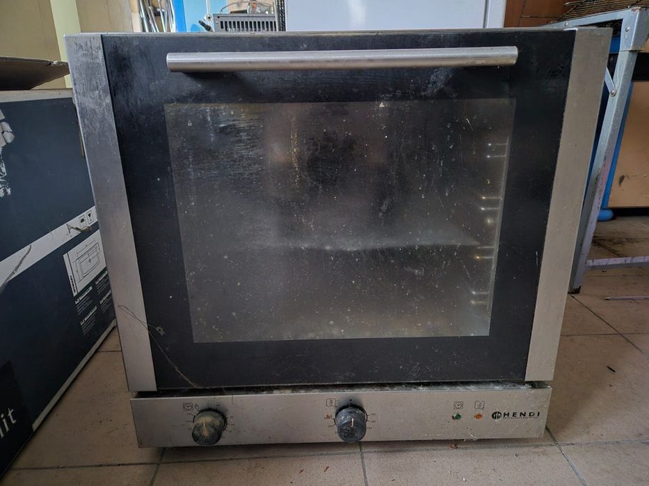 Piekarnik gastronomiczny Hendi piec konwekcyjny używany.