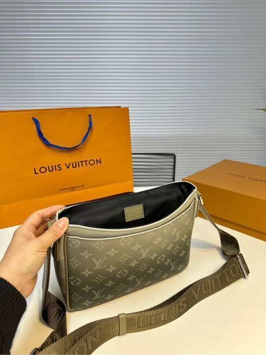 Louis Vuitton damier infini district сумка мужская золотая кожаная