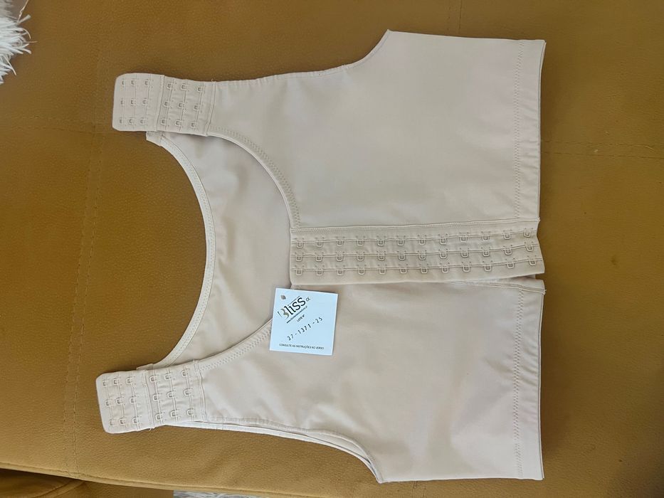 Colete cirúrgico de compressão tamanho M, utilizado apenas 30 dias.